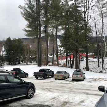 The Upper Pass Lodge - That red building behind the trees? That's the ski area base lodge. Short of sleeping in the parking lot you can't get closer. - Hotels Near Me - Londonderry, Vermont