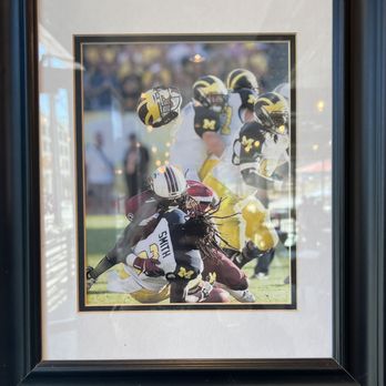 Sweetwaters Coffee & Tea - Beautiful, classic art capturing a top Gamecock moment. We love you, Clowney. Any place that has art like this gets my $. - Coffee & Tea Near Me - Columbia, South Carolina Sweetwaters Coffee & Tea - Beautiful, classic art capturing a top Gamecock moment. We love you, Clowney. Any place that has art like this gets my $. - Coffee & Tea Near Me - Columbia, South Carolina