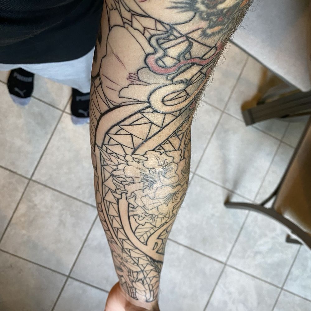 J.J. Watt scores in TV commercials, image size:1000x1000