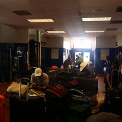 Greyhound Package Express - This is a ghetto ass Greyhound station in san Bernardino.