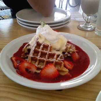 Cream Pot - Fresh maui strawberries, homemade vanilla custard cream with fresh strawberry coulis - Breakfast & Brunch Near Me - Honolulu, Hawaii Cream Pot - Fresh maui strawberries, homemade vanilla custard cream with fresh strawberry coulis - Breakfast & Brunch Near Me - Honolulu, Hawaii