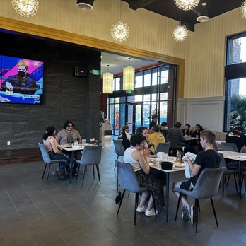 Rui's Shanghai Bistro - One of the dining area. Large windows to view the outdoors, nice decor. - Shanghainese Near Me - Redlands, California Rui's Shanghai Bistro - One of the dining area. Large windows to view the outdoors, nice decor. - Shanghainese Near Me - Redlands, California