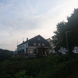 Restaurant zum Kleinen Seehof - Links die Terrassen