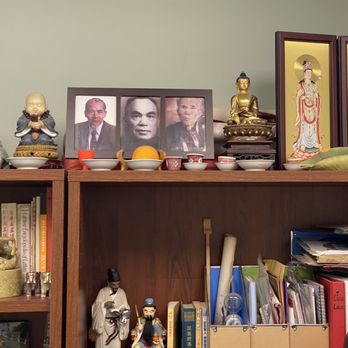Lisa's Herbal Corporation - Lisa Lau 4th generation w/picture of father, grandfather & great grandfather. All herbologists - Traditional Chinese Medicine Near Me - Chicago, Illinois Lisa's Herbal Corporation - Lisa Lau 4th generation w/picture of father, grandfather & great grandfather. All herbologists - Traditional Chinese Medicine Near Me - Chicago, Illinois