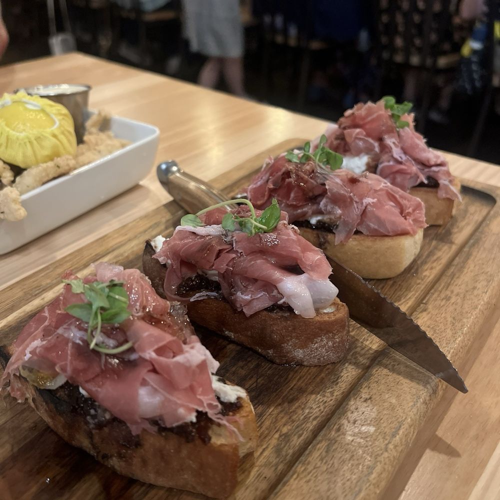 Gia Mia - prosciutto and fig bruschetta - Italian Near Me - Naperville, Illinois
