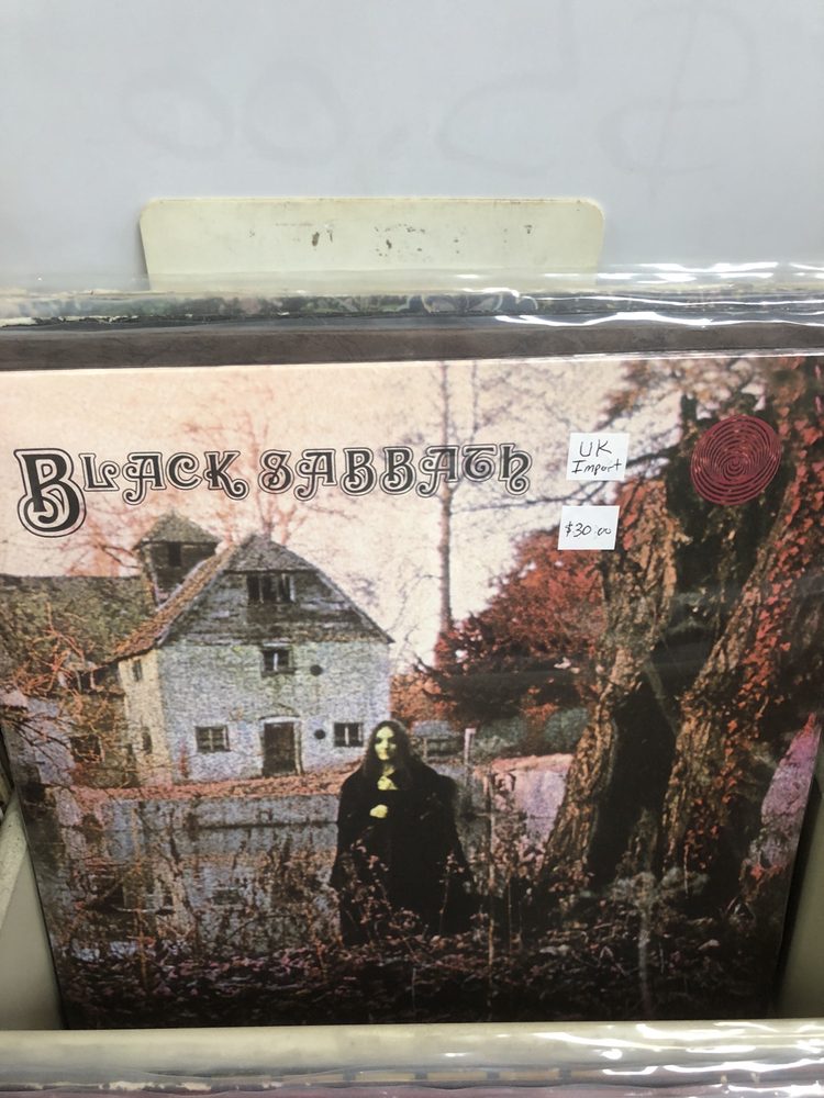 Richlands Record Exchange Logo