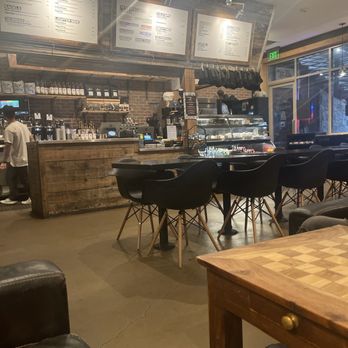 Yeti's Grind - Dining area - Coffee & Tea Near Me - Vail, Colorado Yeti's Grind - Dining area - Coffee & Tea Near Me - Vail, Colorado