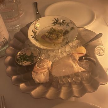 Sunny's Steakhouse - Cap't Jay's Famous Stone Crab Claw - Cocktail Bars Near Me - Miami, Florida
