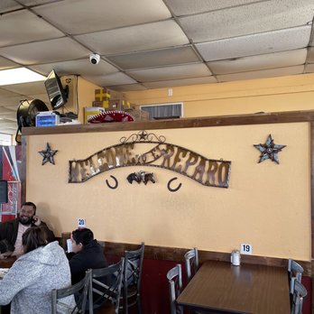 El Reparo De Jalisco - people sitting at tables in a restaurant - Mexican Near Me - San Antonio, Texas
