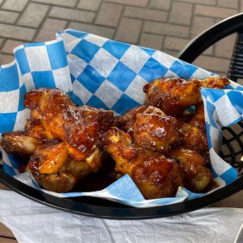 Al's Pizza Shop - Sweet chili wings - Pizza Near Me - San Antonio, Florida