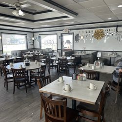 Ana's Cafe - Come in, grab a seat, and make yourself at home!