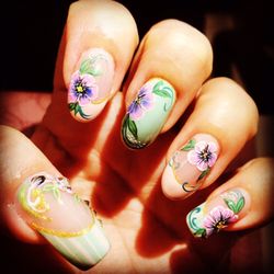 Fleur de Pink Beauty Lounge - Spring Designs in 5 different ways