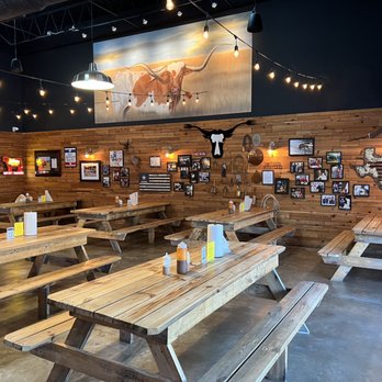 Cattleack Barbeque - Great indoor seating. - Barbeque Near Me - Dallas, Texas Cattleack Barbeque - Great indoor seating. - Barbeque Near Me - Dallas, Texas