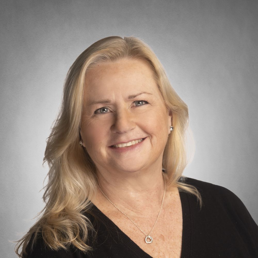 DONNA FARRIN CHINATTI REALTY GROUP Contact Agent 2 Omni Way