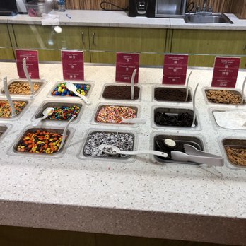 16 Handles - Toppings Bar - Desserts Near Me - New York, New York
