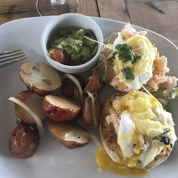 Eclipse Restaurant - Eggs Benedict with lobster and avocado relish - Caribbean Near Me - Isabela, Puerto Rico
