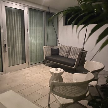 H2O Suites Hotel - Room 11 at the end not under the pool. Luxury suite - Hotels Near Me - Key West, Florida H2O Suites Hotel - Room 11 at the end not under the pool. Luxury suite - Hotels Near Me - Key West, Florida