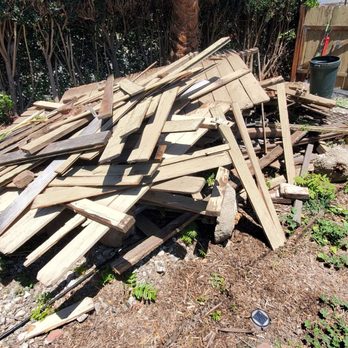 MVP Junk Hauling - 40 feet of fences and poles - Junk Removal & Hauling Near Me - Los Angeles , California MVP Junk Hauling - 40 feet of fences and poles - Junk Removal & Hauling Near Me - Los Angeles , California