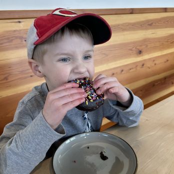 Bowerman's On 8th - Vegan donut - Cafes Near Me - Holland, Michigan