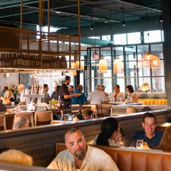 Surf Restaurant - Surf Seafood interior.