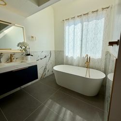 Dream Oasis Builders - Master Bathroom