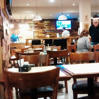 Medialunas Calentitas - La foto engaña. La saqué después de las 21 cuando no quedaba nadie. Antes, LLENO (sábado). - Desserts Near Me - Córdoba, X Medialunas Calentitas - La foto engaña. La saqué después de las 21 cuando no quedaba nadie. Antes, LLENO (sábado). - Desserts Near Me - Córdoba, X