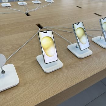 Apple - Scottsdale - iPhones inside Apple Store - Computers Near Me - Scottsdale, Arizona Apple - Scottsdale - iPhones inside Apple Store - Computers Near Me - Scottsdale, Arizona
