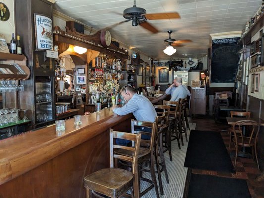 Arnold's Bar & Grill by null