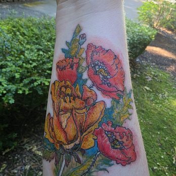Ryderville Ink - My yellow rose with poppies - Tattoo Near Me - Bainbridge Island, Washington