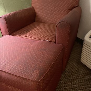 Quality Inn Fort Campbell - Stained furniture - Hotels Near Me - Oak Grove, Kentucky Quality Inn Fort Campbell - Stained furniture - Hotels Near Me - Oak Grove, Kentucky