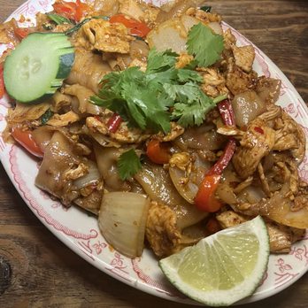 Saranrom Thai - Drunken Noodle with Chicken - Thai Near Me - Elmhurst, New York Saranrom Thai - Drunken Noodle with Chicken - Thai Near Me - Elmhurst, New York