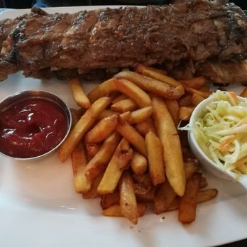 Ribs & More - Spareribs m. Pommes & Krautsalat Salatvariation m. warmen Ziegenkäse - Steakhouses Near Me - Berlin, BE