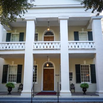 Restaurant 1818 - the front of a large white house - New American Near Me - Natchez, Mississippi