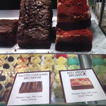 Lola's - Red velvet brownie #yelplondonrainbow #red - Cupcakes Near Me - High Holborn, XGL