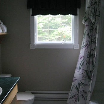Mountain Range Cottages - bathroom - Guest Houses Near Me