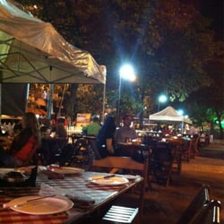 Fazendola - Área externa, bem em frente ao restaurante, onde rola o rodízio de fondue.