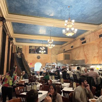 Bernini - Beautiful dining rooms. This used to be a bank! - Italian Near Me - Tampa, Florida Bernini - Beautiful dining rooms. This used to be a bank! - Italian Near Me - Tampa, Florida