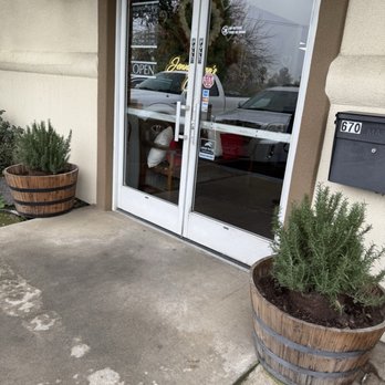 Jenny Lynn's Cafe - Outside - Breakfast & Brunch Near Me - Porterville, California