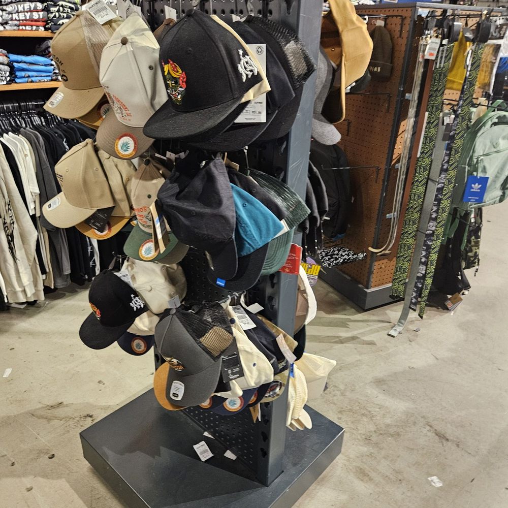Zumiez - Hats - Men's Clothing Near Me - Glendale, California