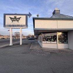 Barks NV Salon & Spa - Front of facility