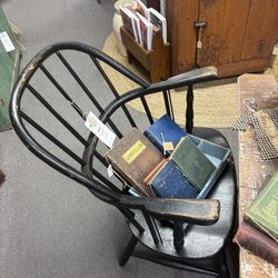 Antiques On the Main Street - Great pair of Windsor chairs