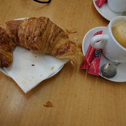 Elias Forner - Croissant and coffee for 2 euros, so cheap!
