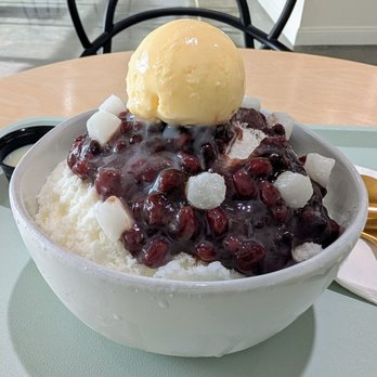 Deluna Dessert Cafe - Original milk Bingsoo. - Bubble Tea Near Me - Sacramento, California