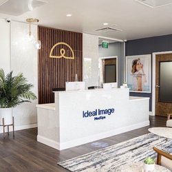 Ideal Image Dublin - Check in counter