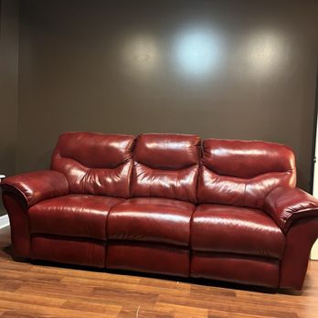 Bonded Bar & Lounge - Comfy couch - Cocktail Bars Near Me - Mount Sterling, Kentucky