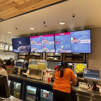 Raising Cane's Chicken Fingers - Order counter - Chicken Shop Near Me - Davis, California Raising Cane's Chicken Fingers - Order counter - Chicken Shop Near Me - Davis, California