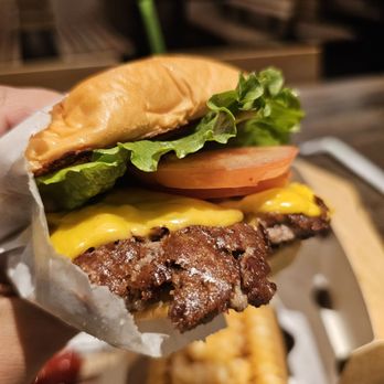 Shake Shack Century City Mall - 2nd Floor - Fast Food Near Me - Los Angeles, California Shake Shack Century City Mall - 2nd Floor - Fast Food Near Me - Los Angeles, California