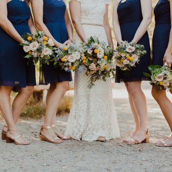 Holly Fleur - Bridesmaids bouquets by Holly Fleur. Photos by Kay Kroshus. - Floral Designers Near Me - Reno, Nevada