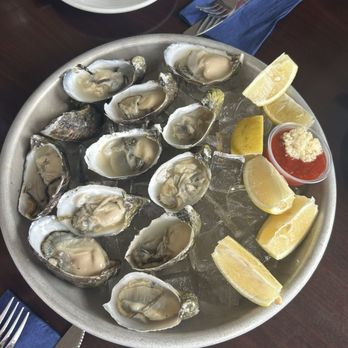 The Dutchie - Dozen oysters - Seafood Near Me - Morro Bay, California