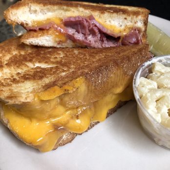 Kravitz Delicatessen - Delis Near Me - Youngstown, Ohio